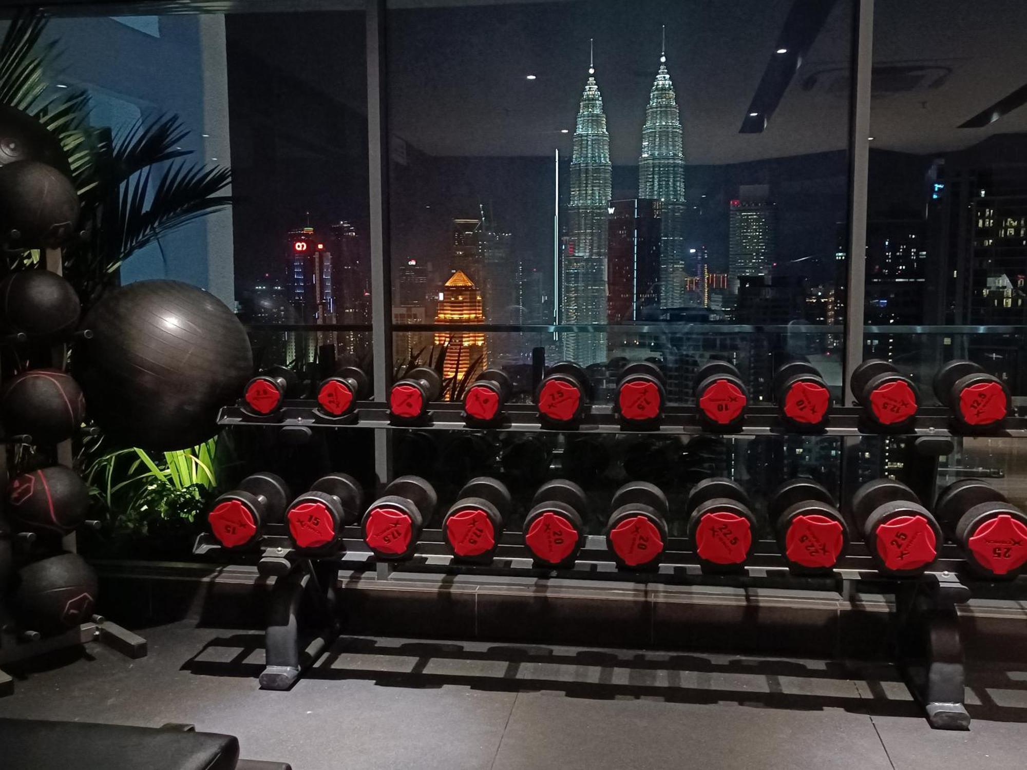 Pangsapuri C14b Modern Infinity Pool Klcc Balcony View