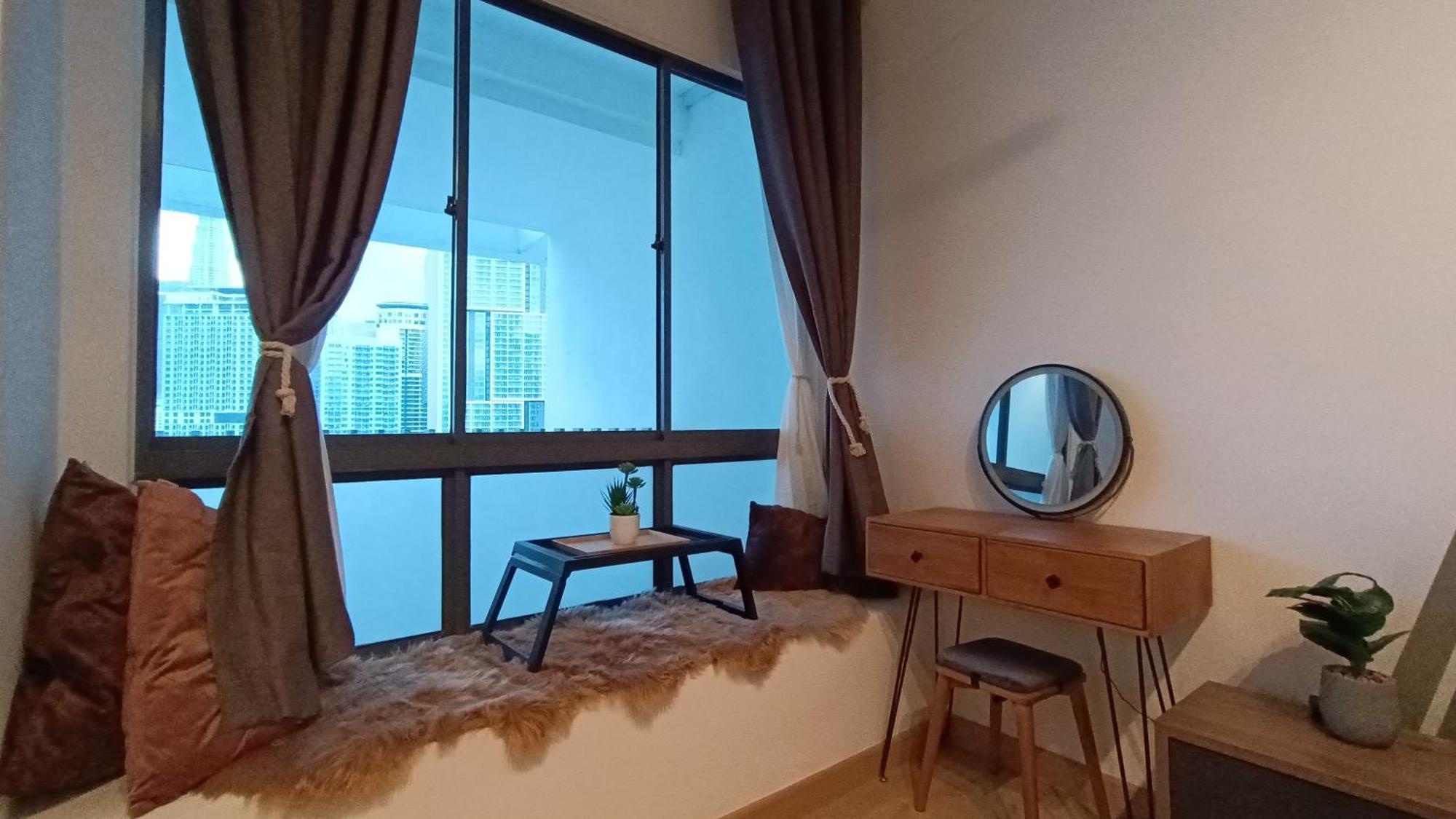 C14b Modern Infinity Pool Klcc Balcony View Apartment *